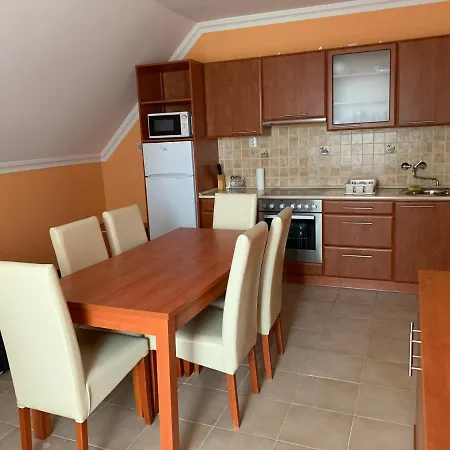 Almádi Modern House Apartment Balatonalmádi